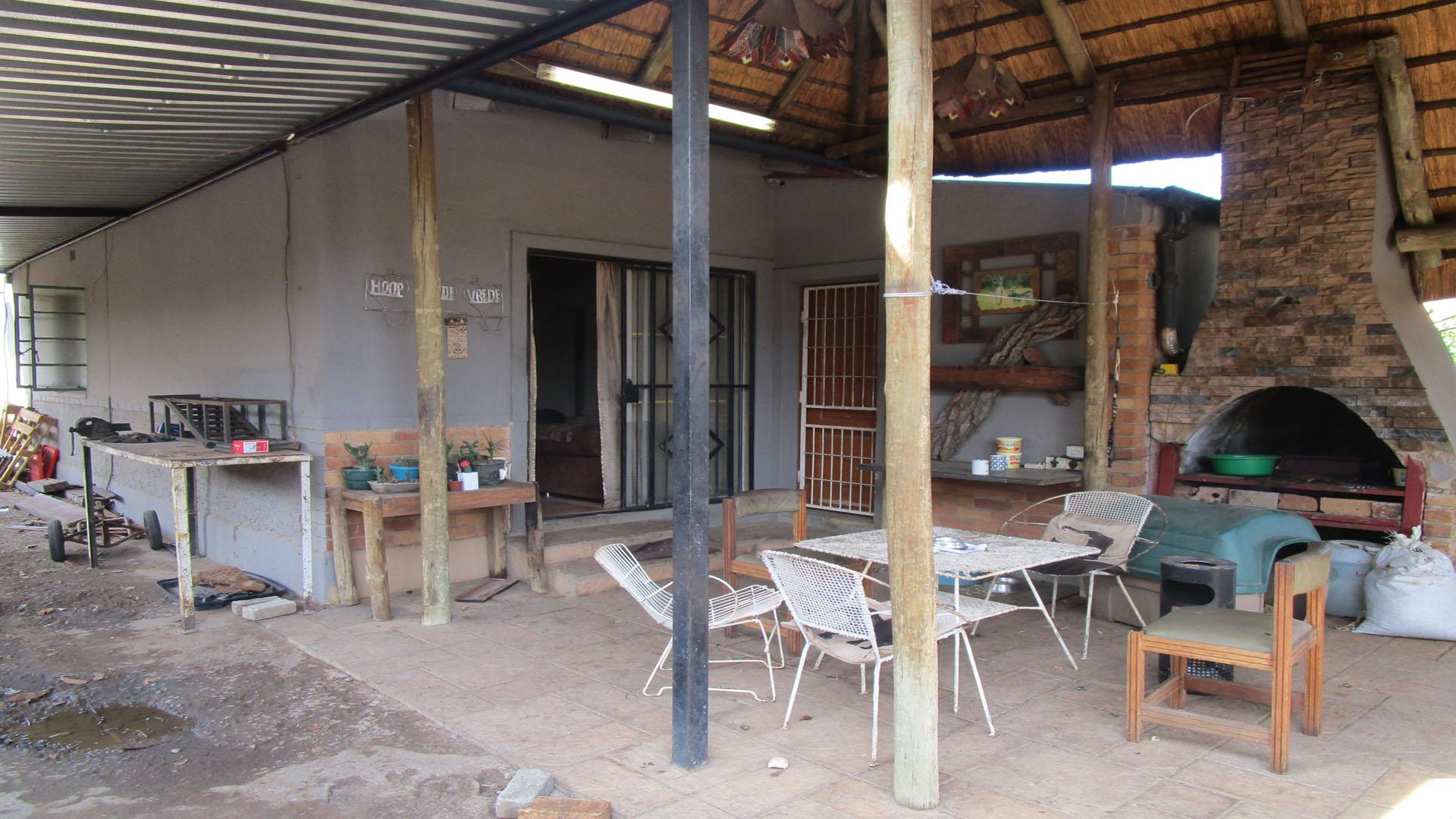 Front View of property in Rustenburg Oos-Einde