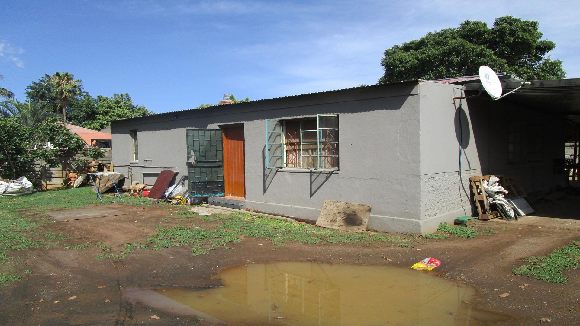 Backyard of property in Rustenburg Oos-Einde