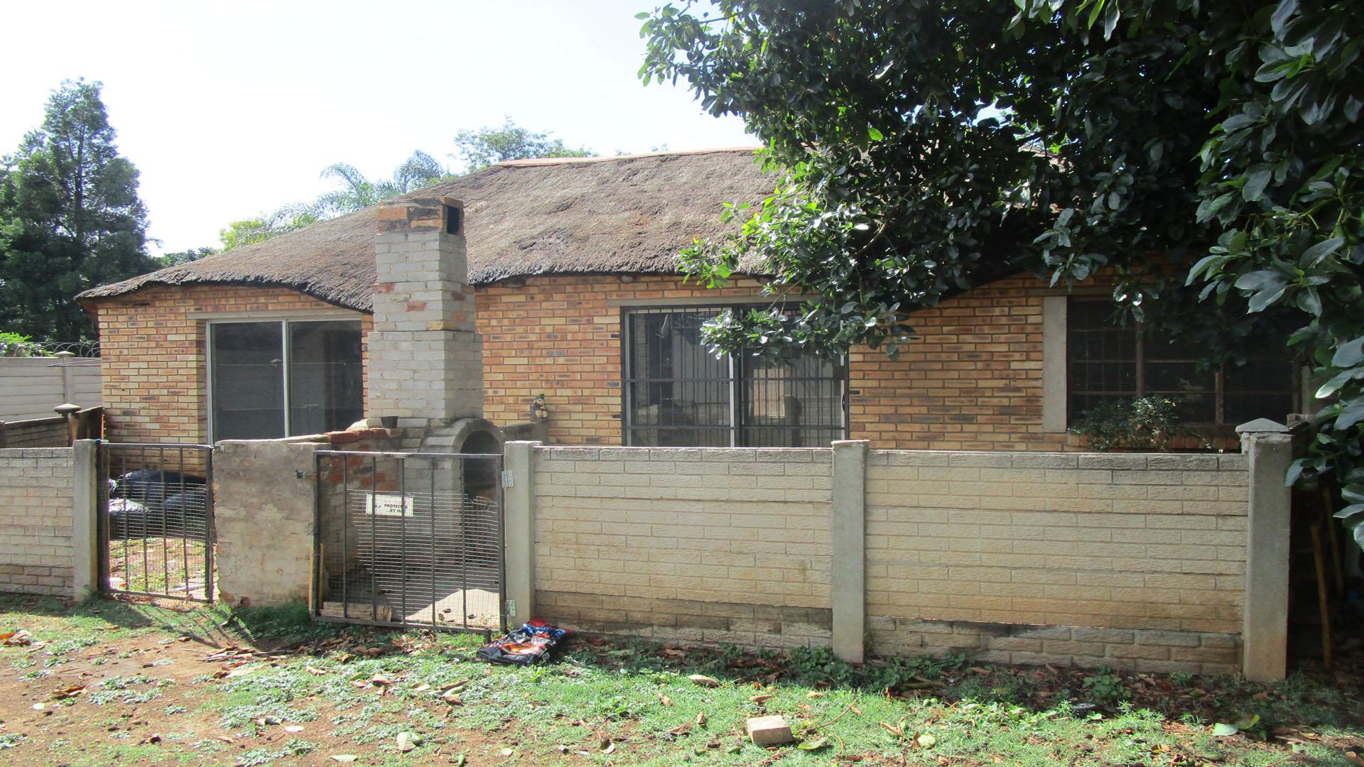 Backyard of property in Rustenburg Oos-Einde