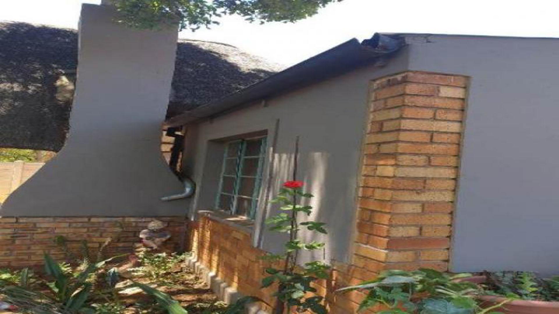 Front View of property in Rustenburg Oos-Einde