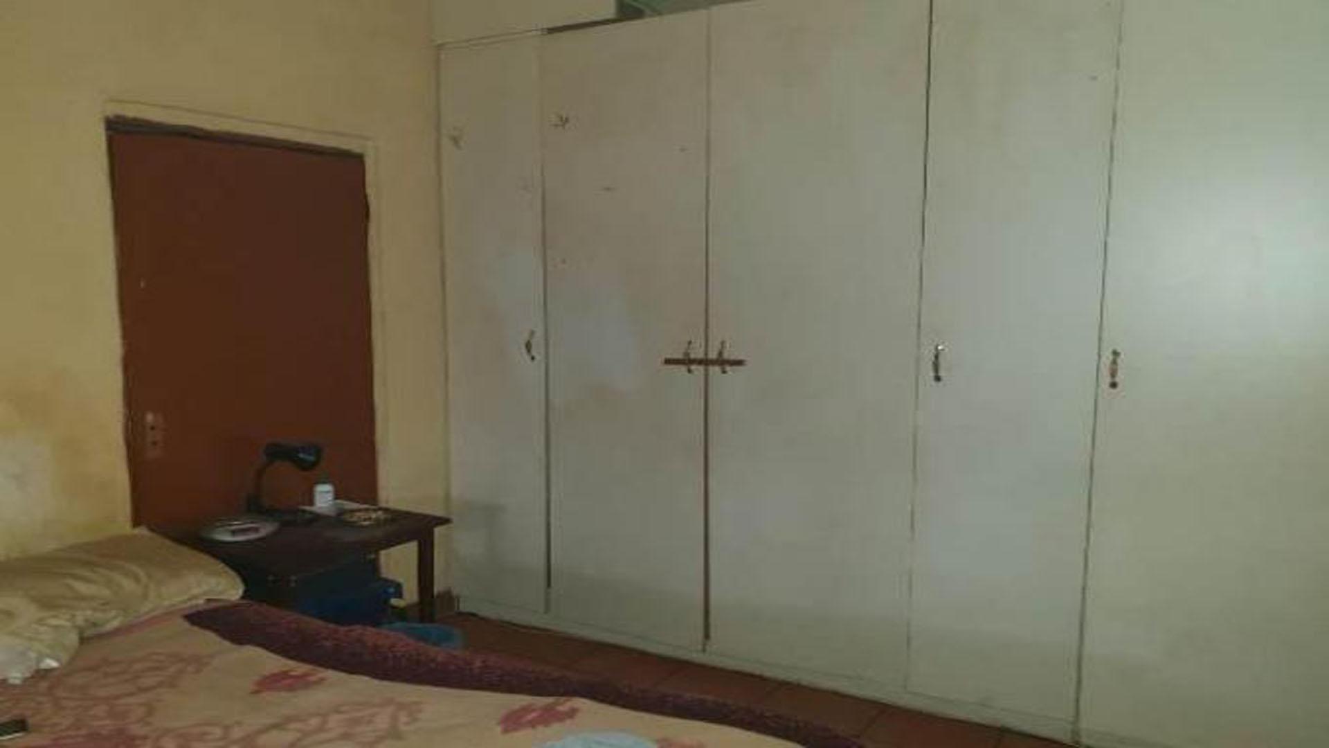 Bed Room 2 - 17 square meters of property in Rustenburg Oos-Einde