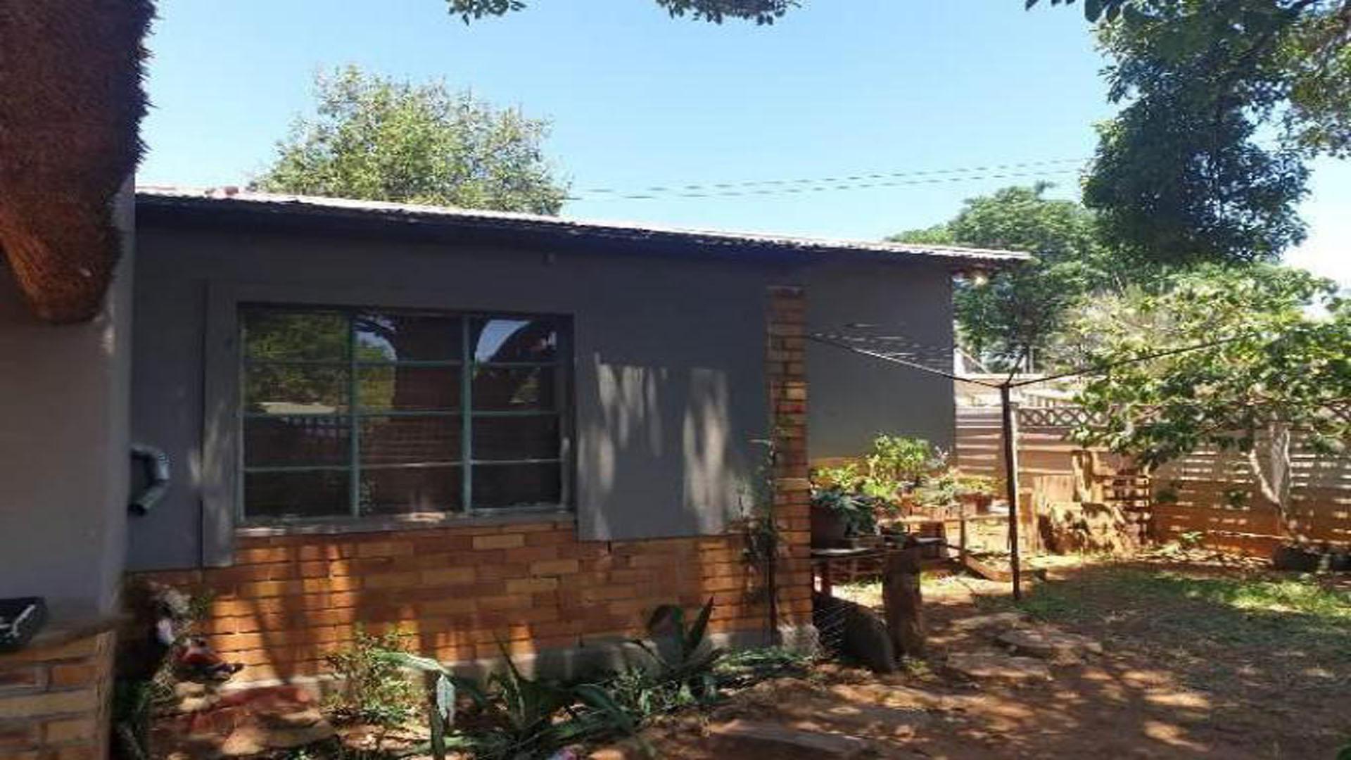 Front View of property in Rustenburg Oos-Einde