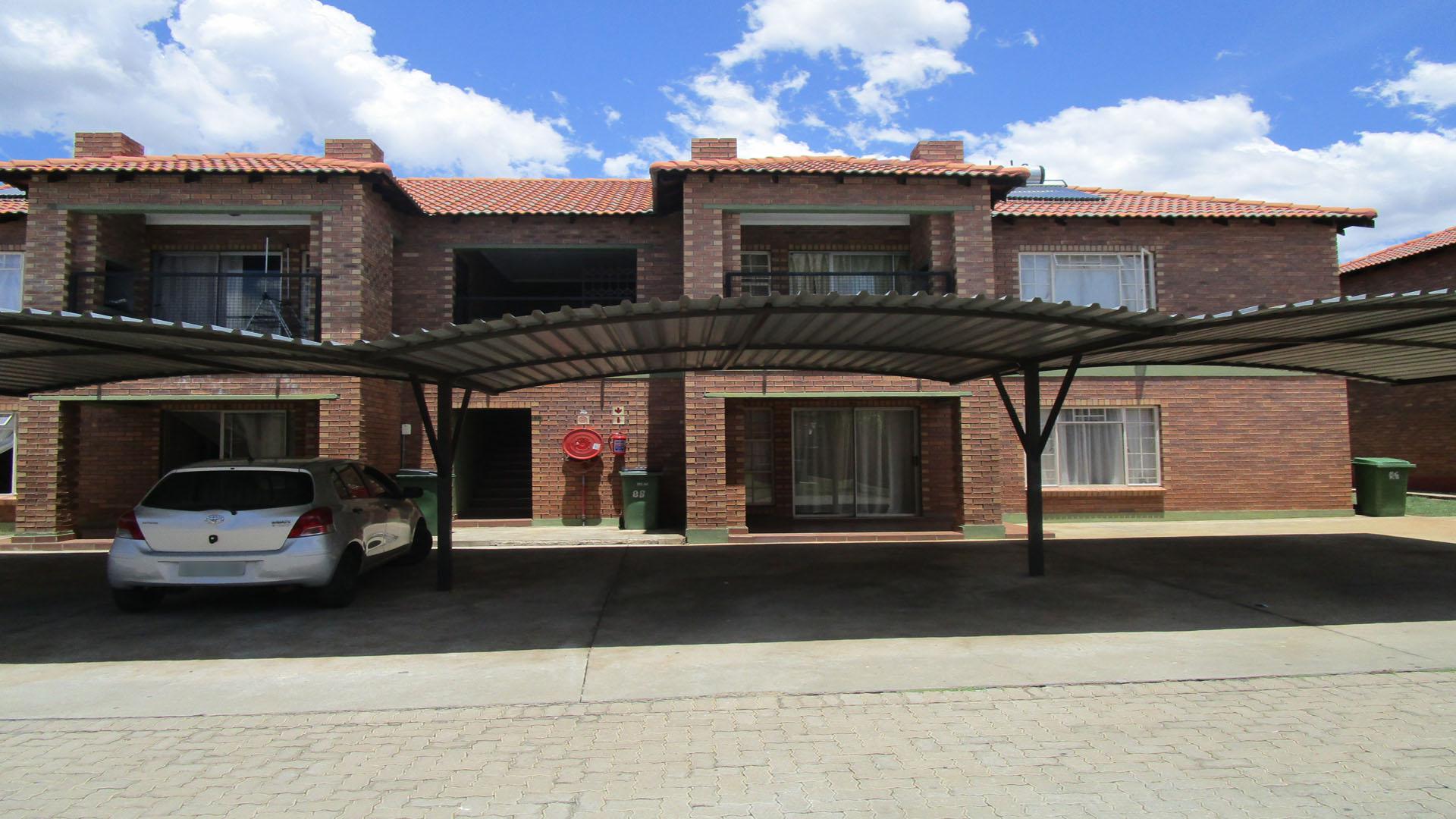 Front View of property in Waterval East