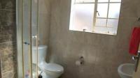 Main Bathroom - 4 square meters of property in Waterval East