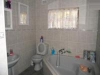 Main Bathroom - 6 square meters of property in Kingsburgh