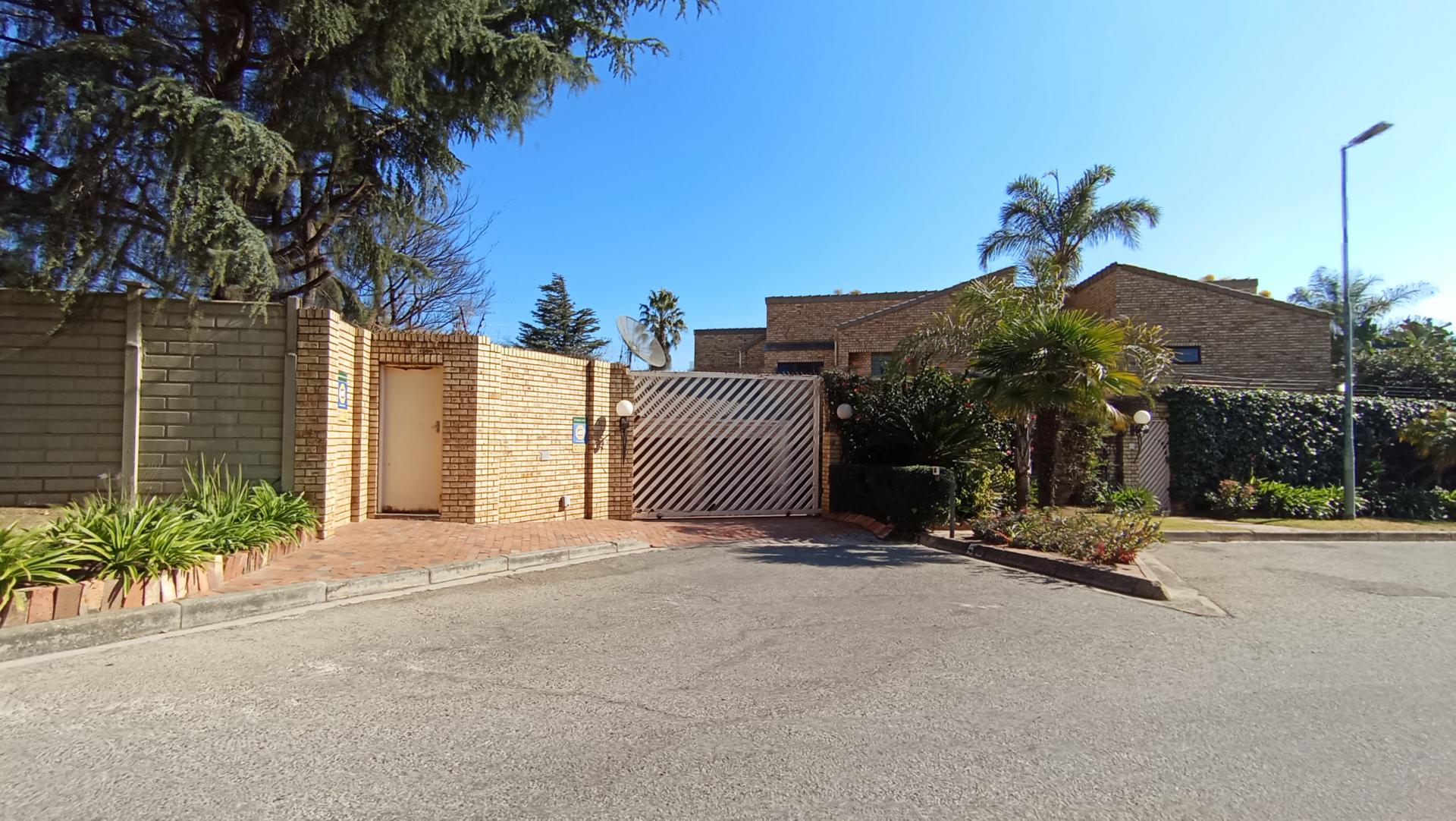 Front View of property in Gallo Manor