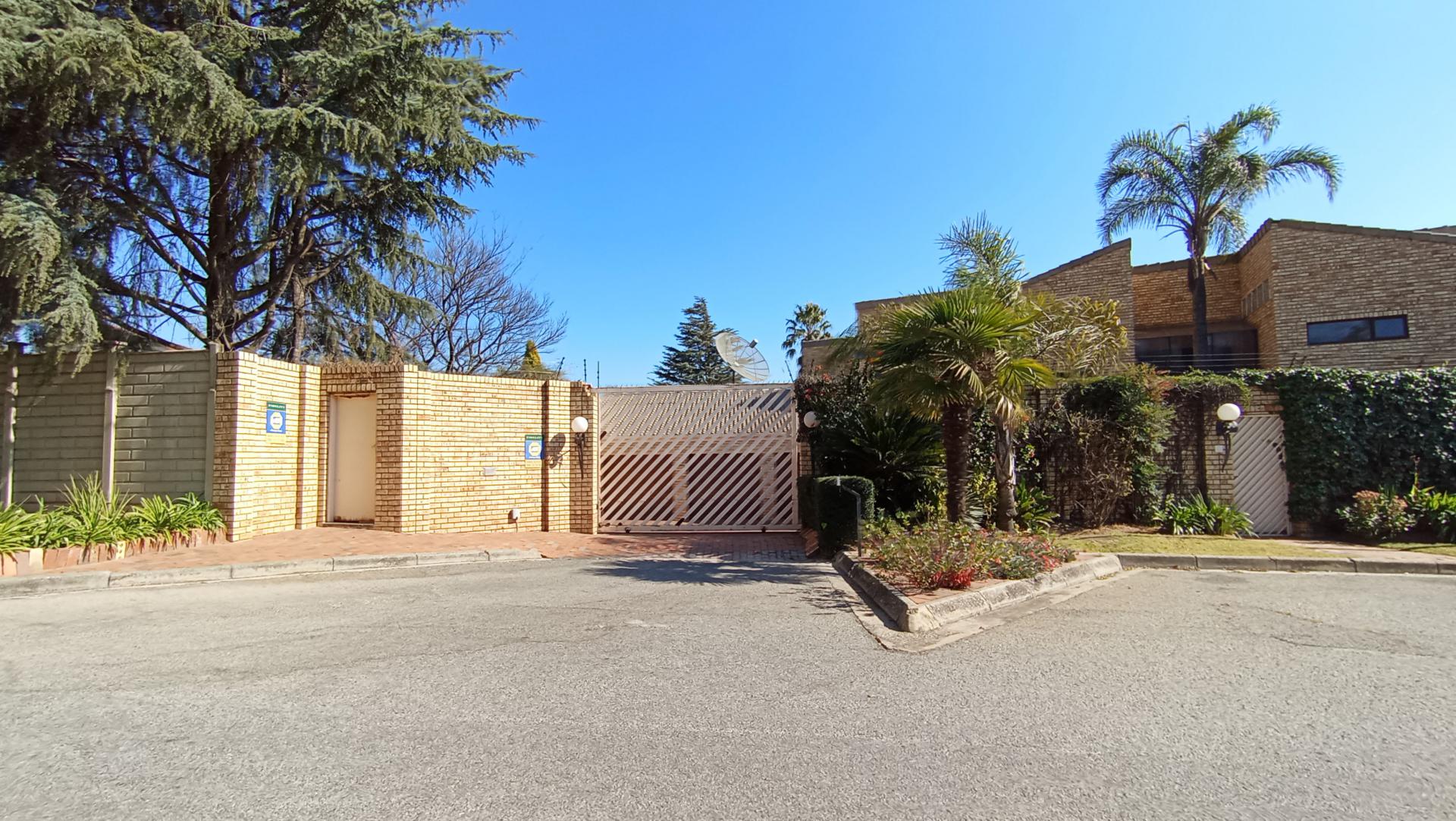 Front View of property in Gallo Manor