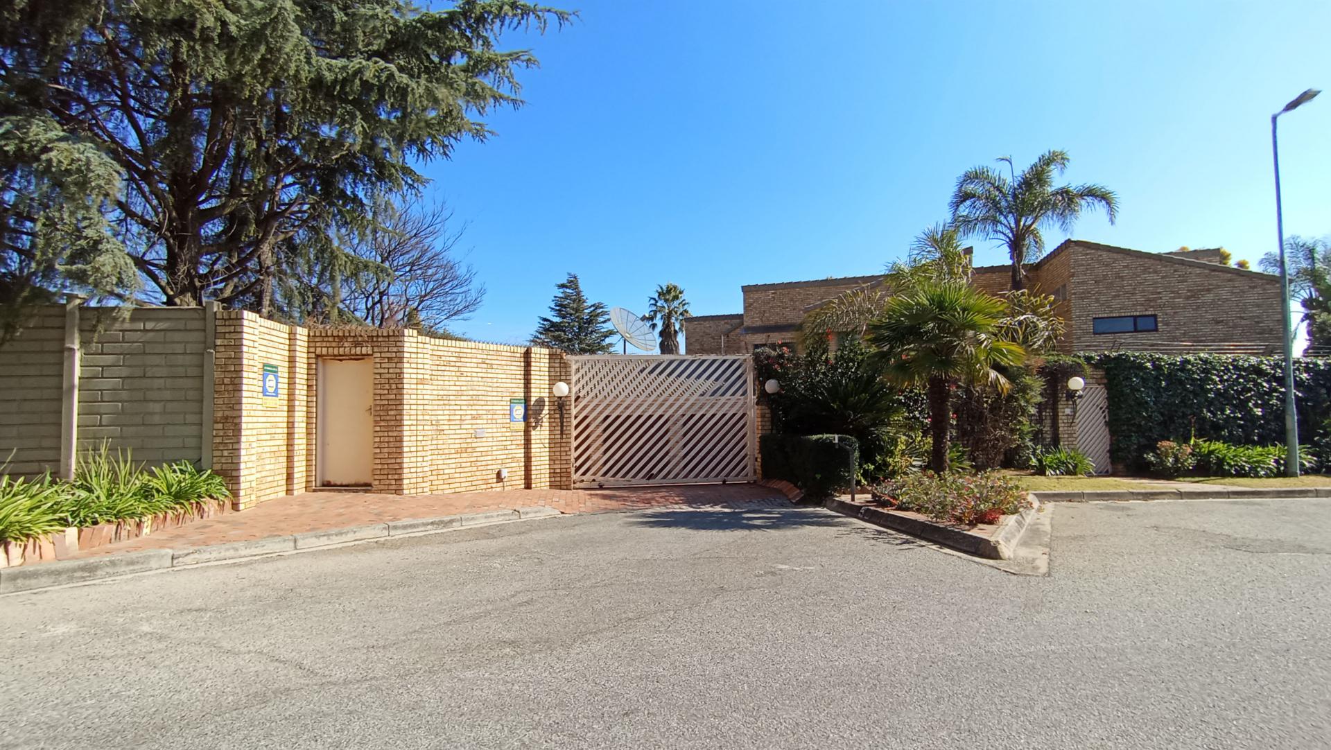 Front View of property in Gallo Manor