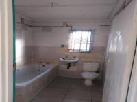 Bathroom 1 of property in Protea Glen
