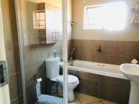 Bathroom 1 - 6 square meters of property in Sagewood