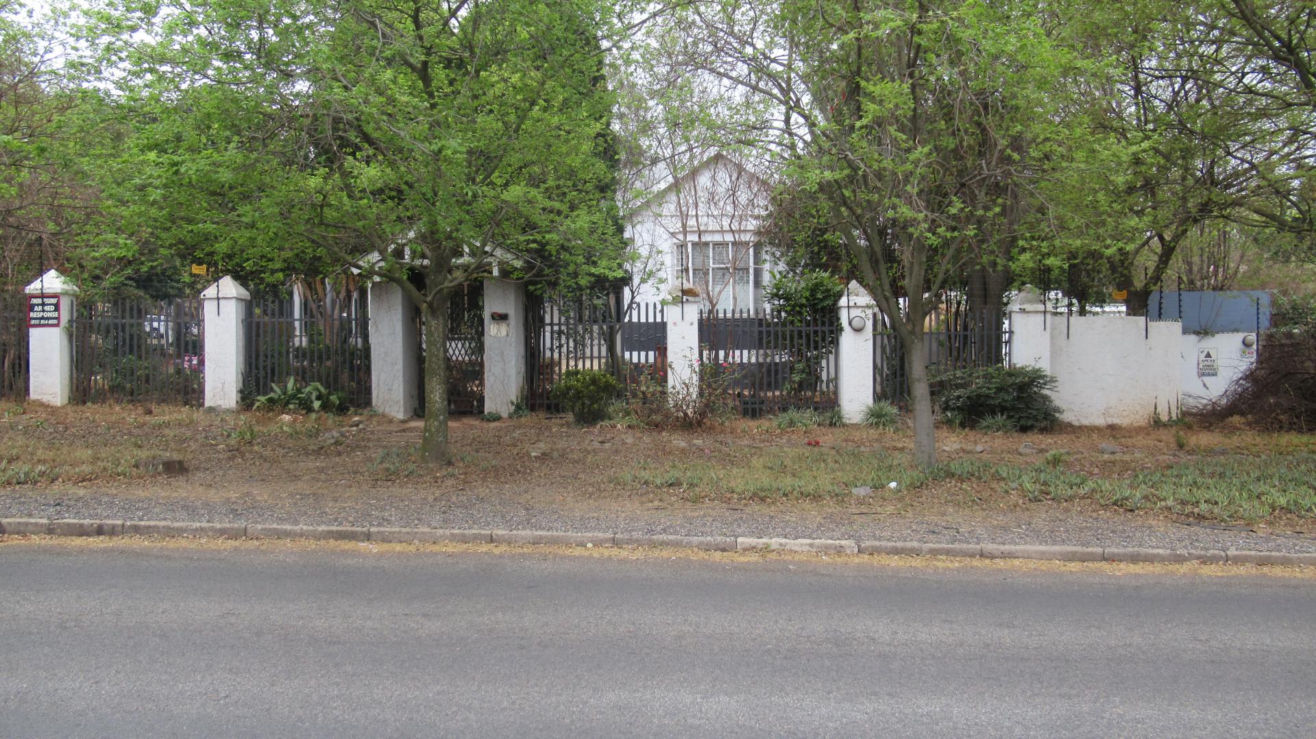 Front View of property in Krugersdorp