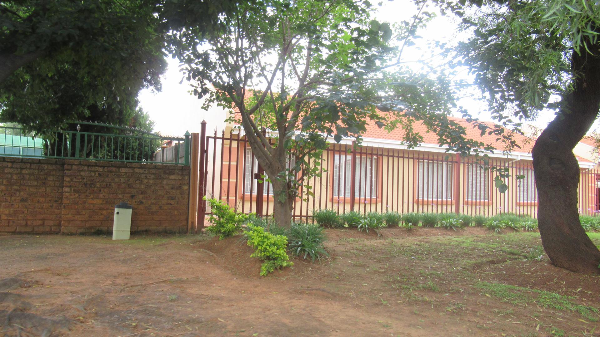 Front View of property in Riamarpark