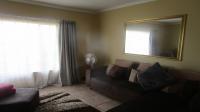 Lounges - 19 square meters of property in Northgate (JHB)