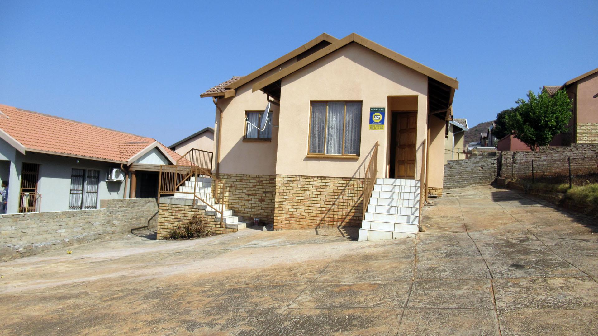 Front View of property in Tlhabane West