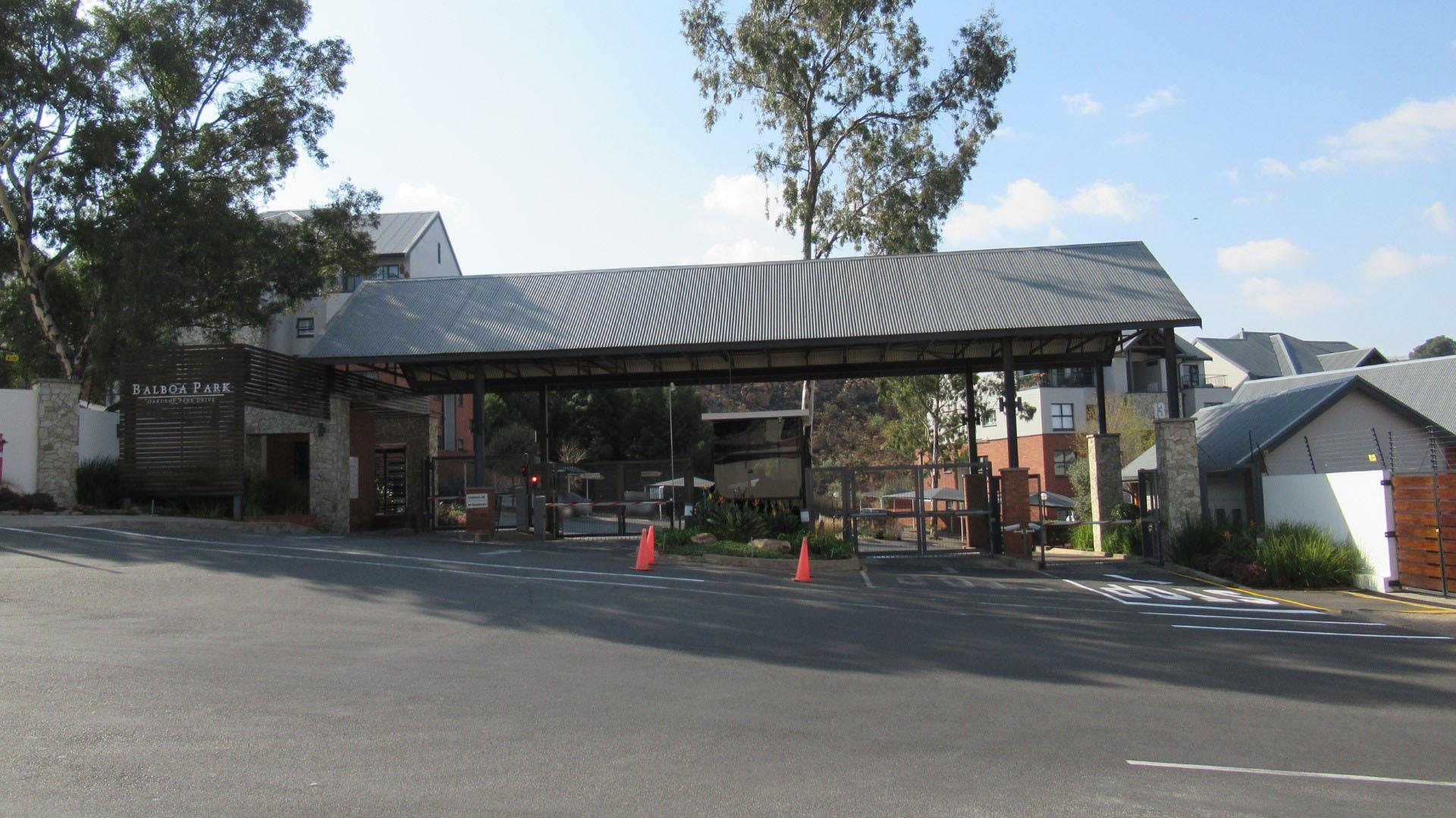 Front View of property in Oakdene