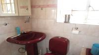 Main Bathroom - 5 square meters of property in Zakariyya Park