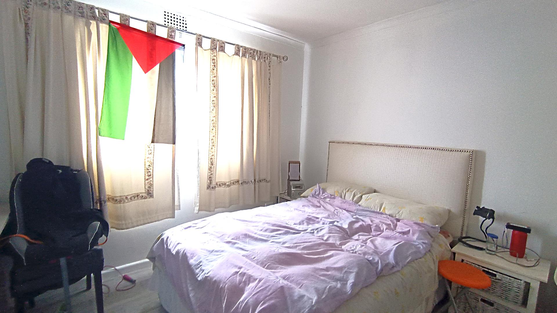 Main Bedroom - 15 square meters of property in Wynberg - CPT