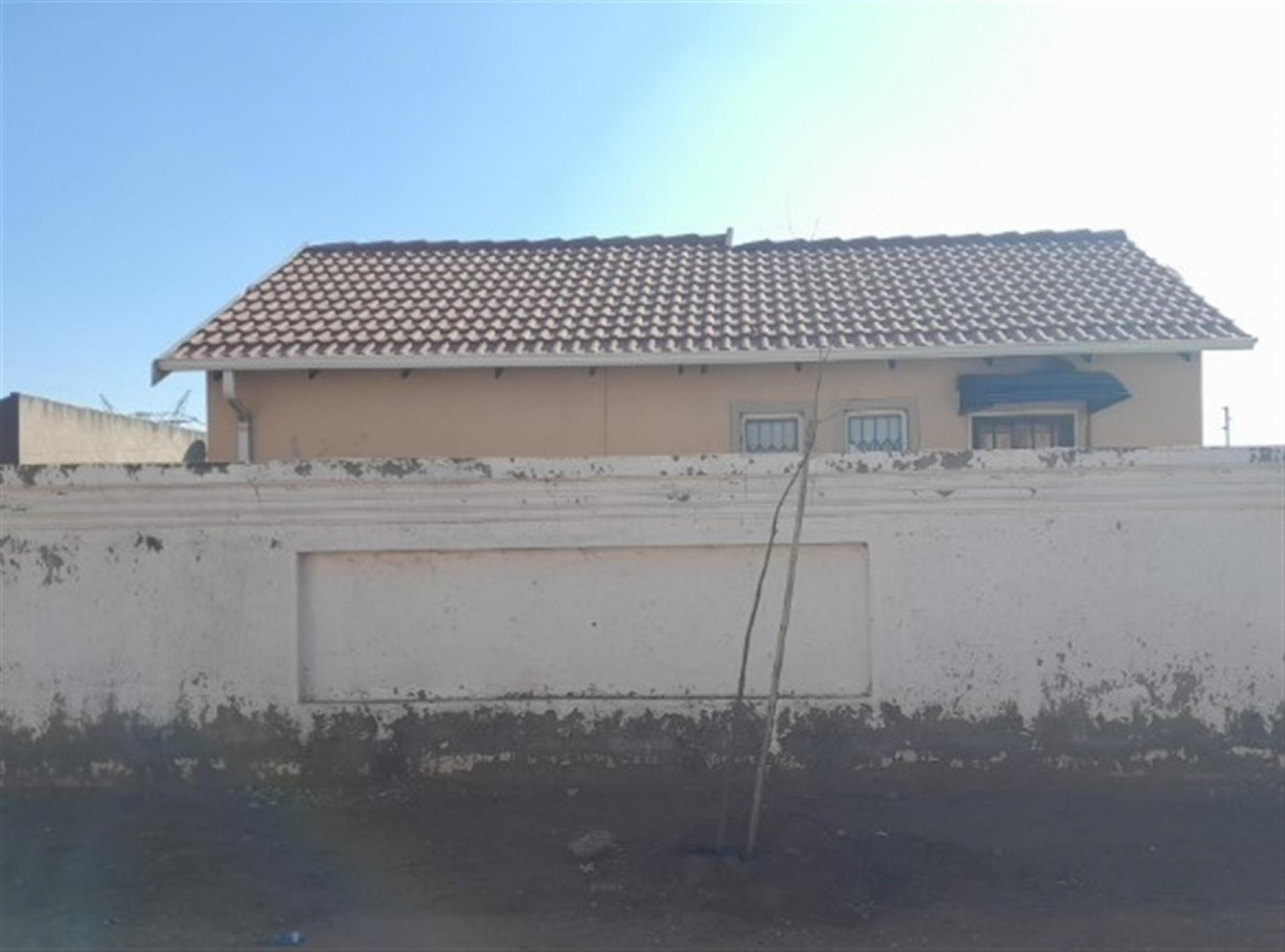 Front View of property in Protea Glen