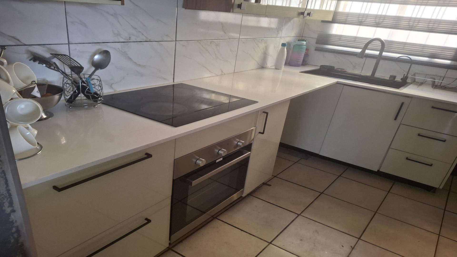 Lounges of property in Clayville