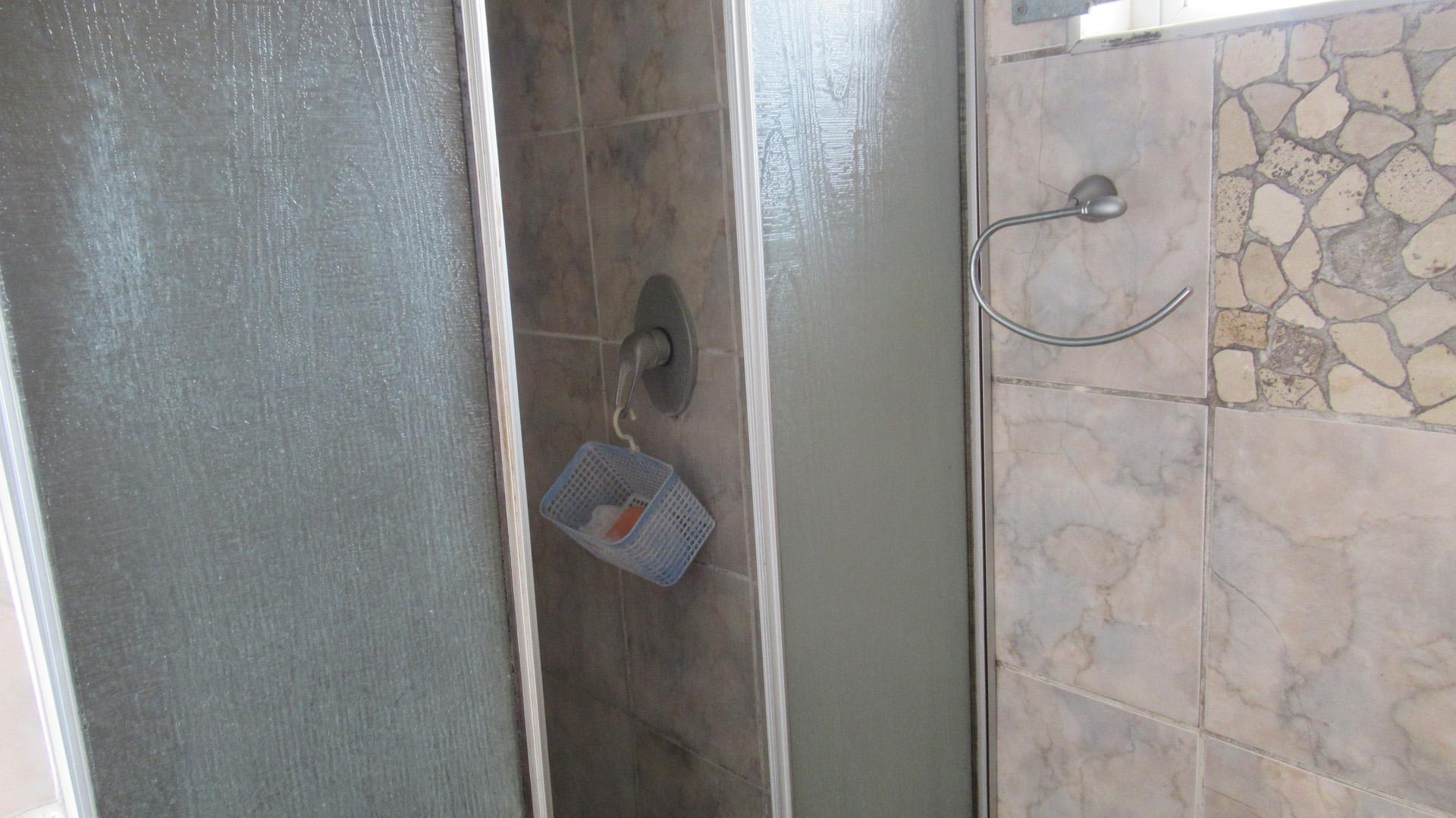 Main Bathroom - 3 square meters of property in Tongaat