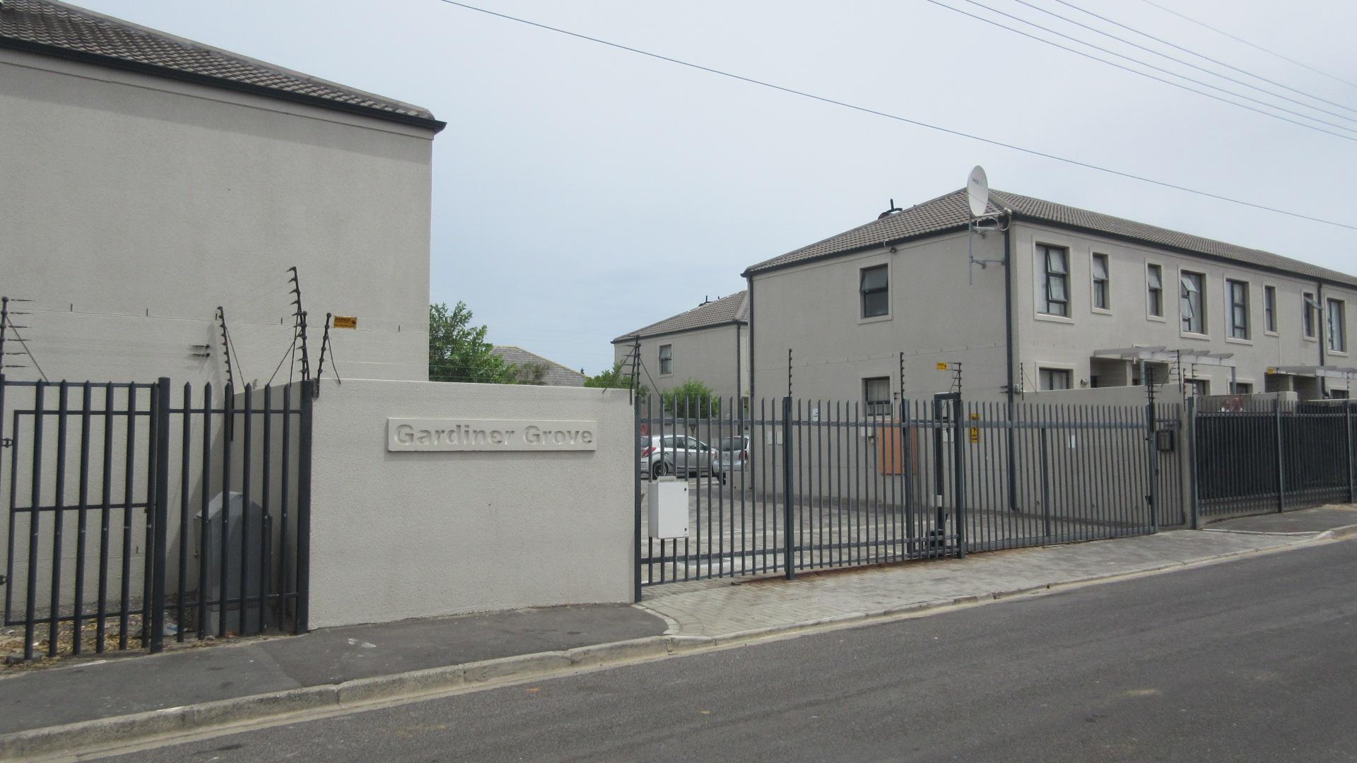 Front View of property in Parow Central