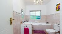 Bathroom 1 - 10 square meters of property in Grabouw