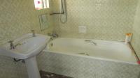 Bathroom 1 - 6 square meters of property in Berton Park