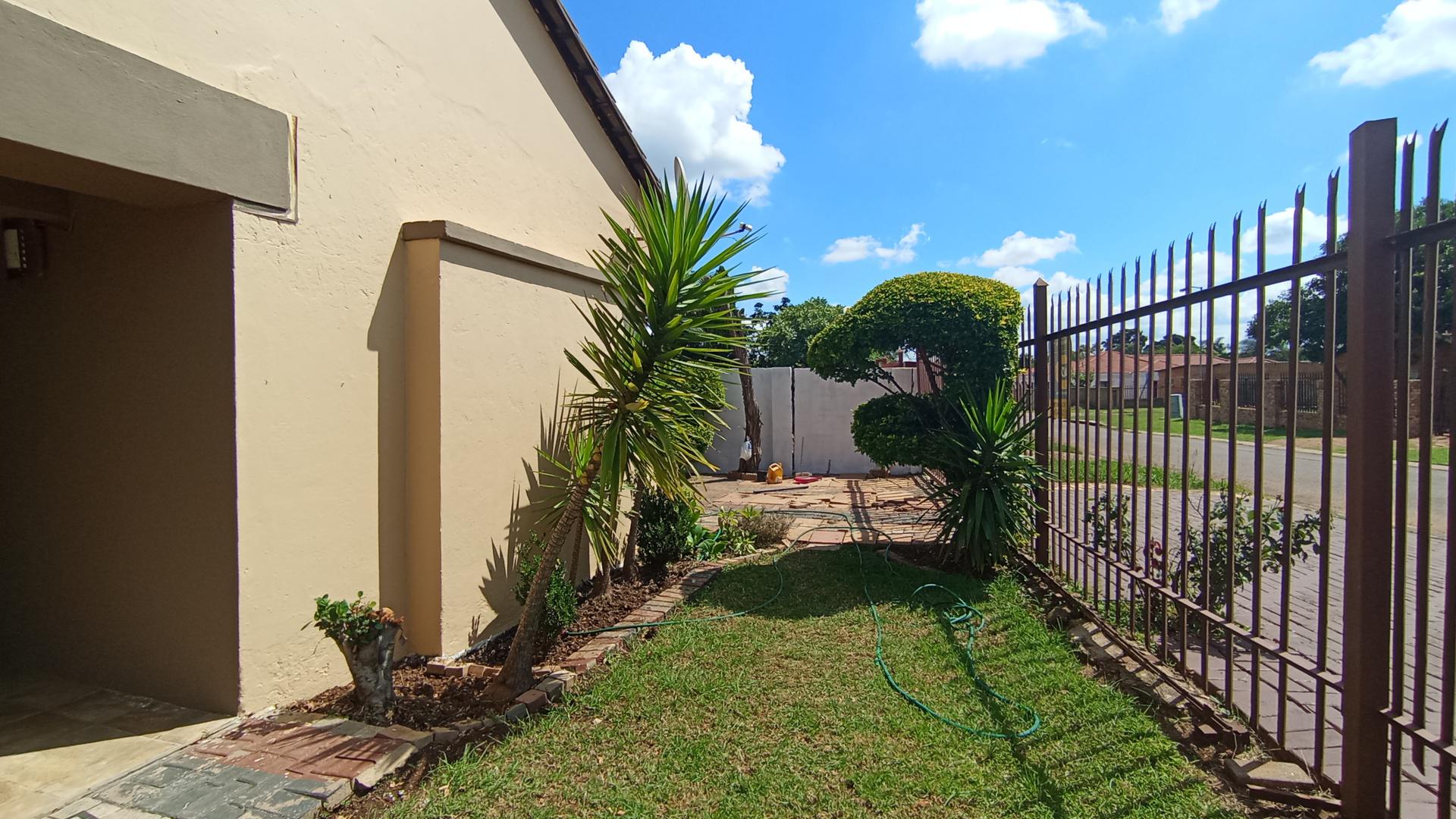 Front View of property in The Orchards