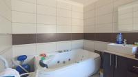 Main Bathroom - 10 square meters of property in The Orchards