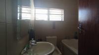 Bathroom 2 - 4 square meters of property in The Orchards