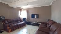 Lounges - 20 square meters of property in The Orchards