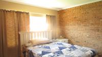 Main Bedroom - 14 square meters of property in Krugersdorp