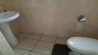 Guest Toilet - 2 square meters of property in Tasbetpark