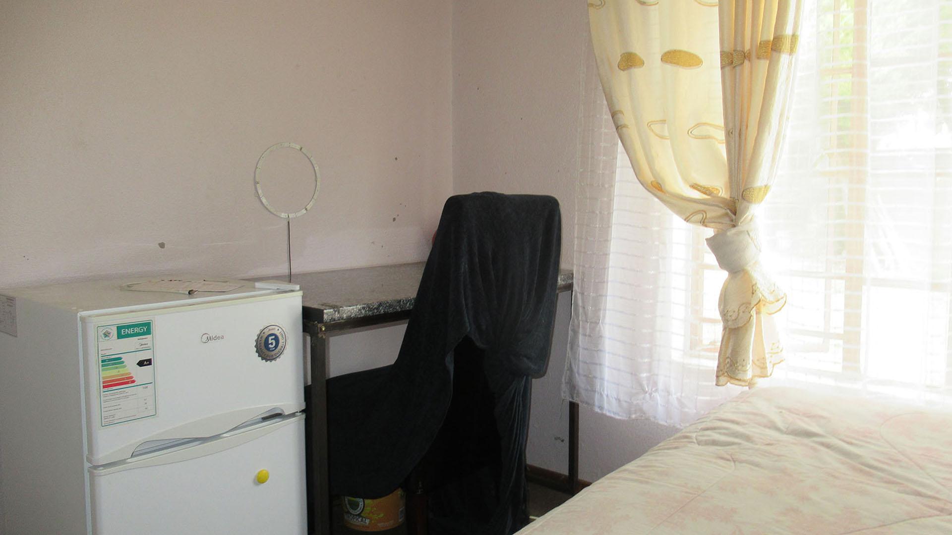 Bed Room 1 - 8 square meters of property in Cosmo City