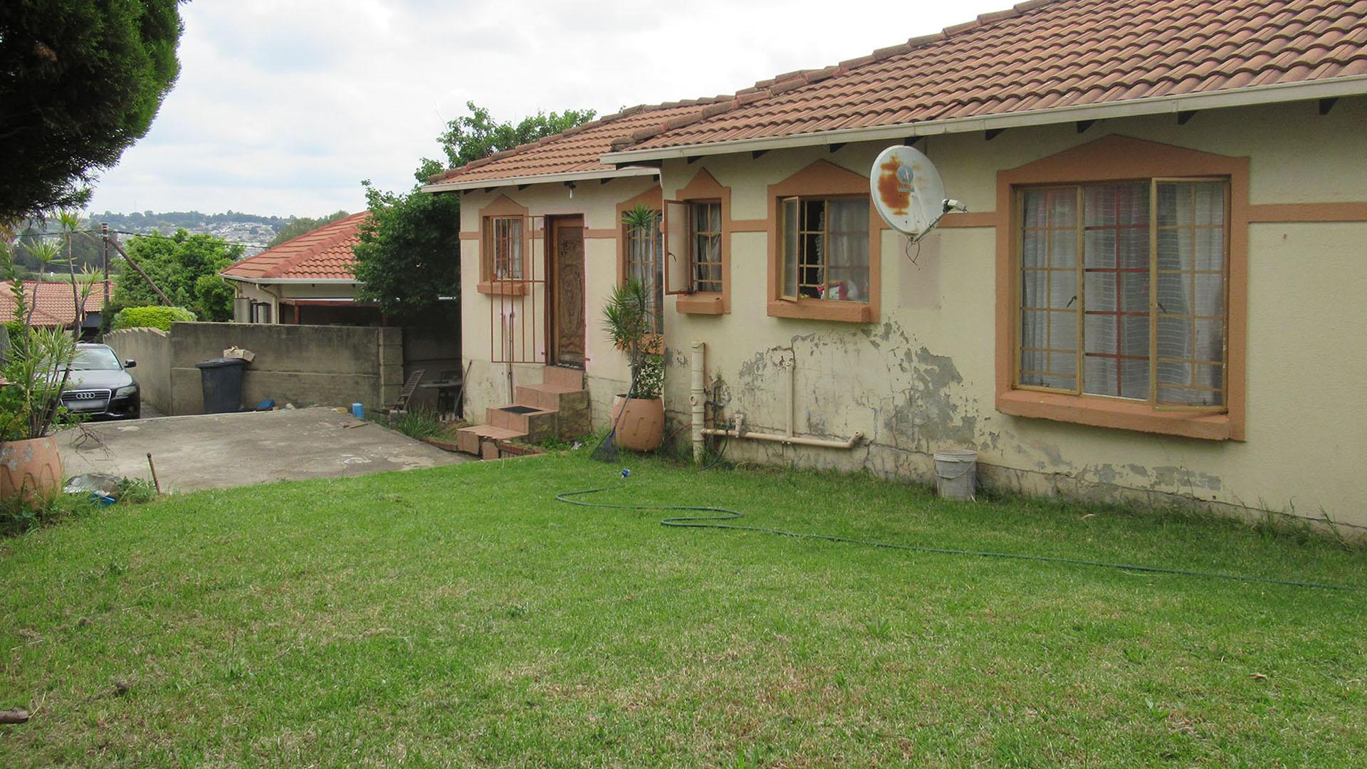 Front View of property in Cosmo City