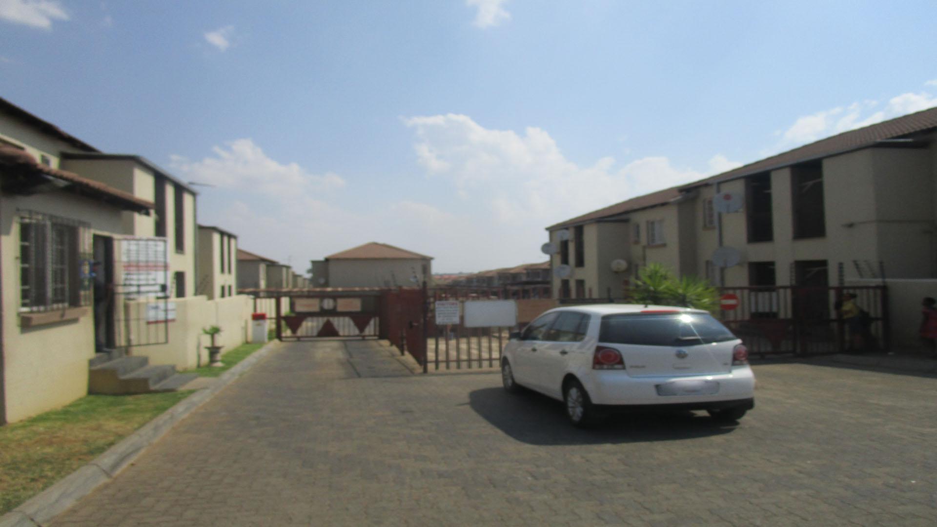 Front View of property in Elspark