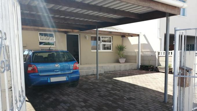3 Bedroom House for Sale For Sale in Strandfontein - Home Sell - MR339545