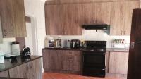 Kitchen - 11 square meters of property in Brackendowns