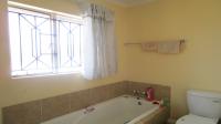 Bathroom 1 - 5 square meters of property in Olievenhoutbos