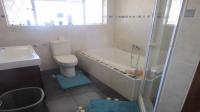 Bathroom 1 - 8 square meters of property in Selcourt