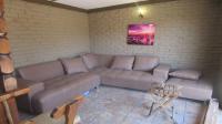 Lounges - 41 square meters of property in Selcourt