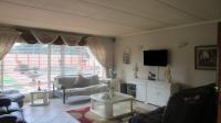Lounges - 85 square meters of property in Brackenhurst