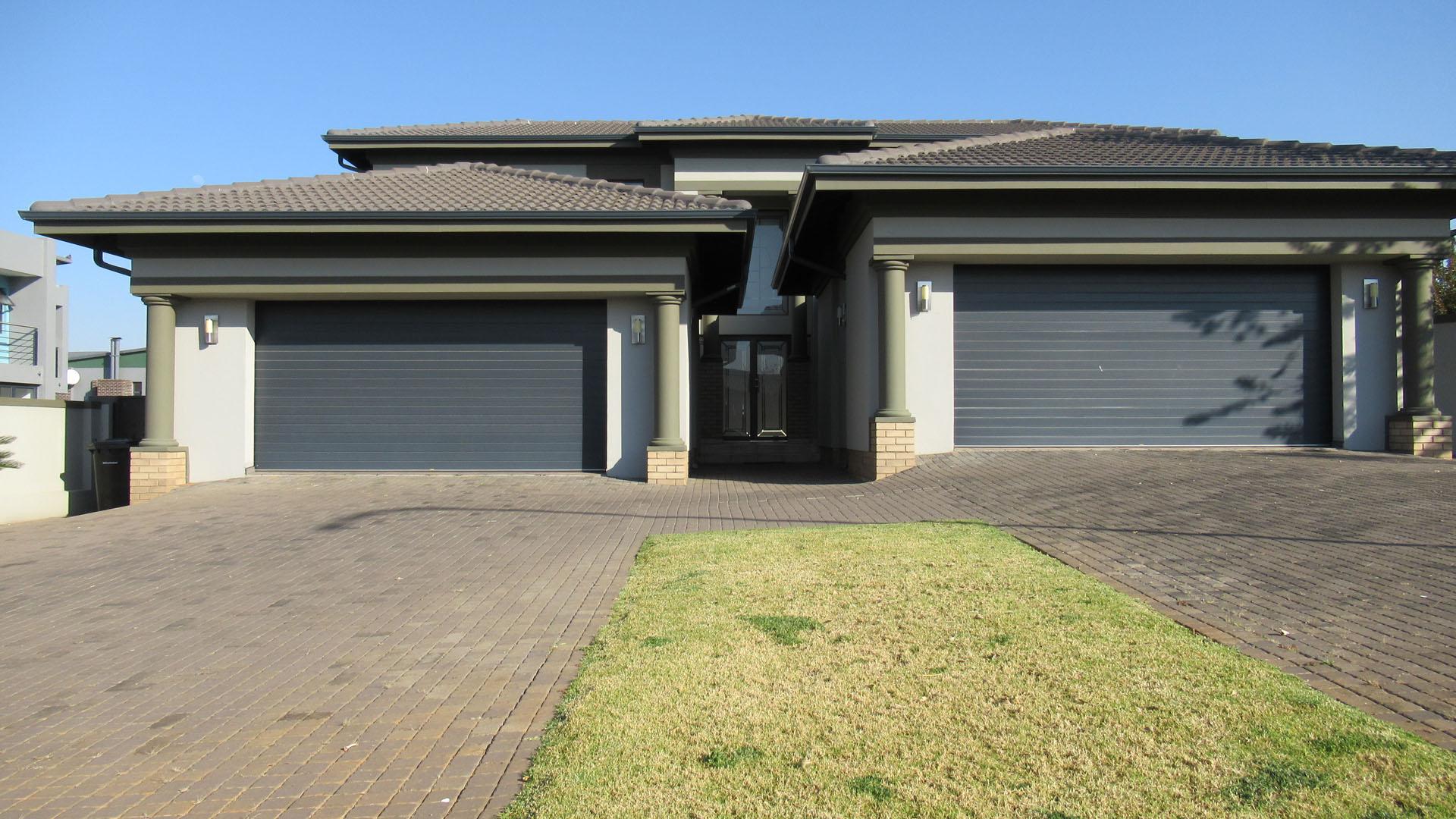 Front View of property in Midstream Estate