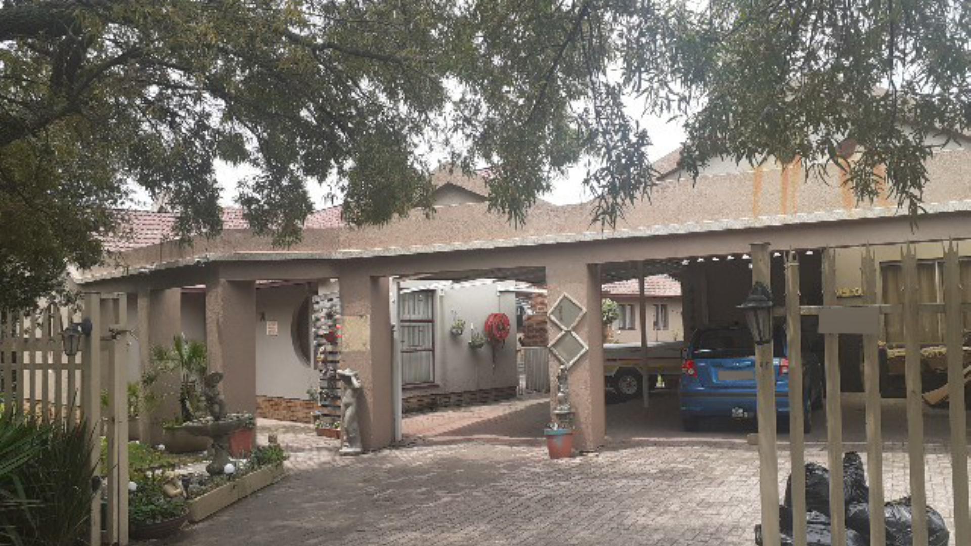 Front View of property in Secunda