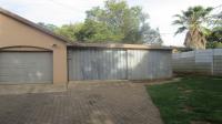 Front View of property in Glen Marais