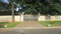 Front View of property in Glen Marais