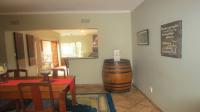 Dining Room - 22 square meters of property in Glenmarais (Glen Marais)