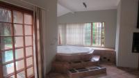 Entertainment - 33 square meters of property in Glen Marais