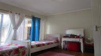 Bed Room 1 - 24 square meters of property in Glen Marais