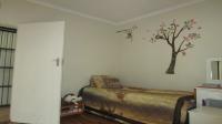Bed Room 2 - 19 square meters of property in Glen Marais